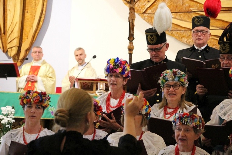 Chór z Nakła Śląskiego śpiewał w kościele w Boczkach Chełmońskich