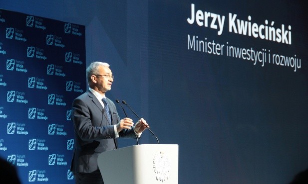 Jerzy Kwieciński, minister inwestycji i rozwoju, podkreślił, że chciałby, aby wielkie programy inwestycyjne - jak budowa Centralnego Portu Komunikacyjnego, budowa dróg i infrastruktury kolejowej - stały się dźwignią rozwoju polskich firm, szczególnie małych i średnich