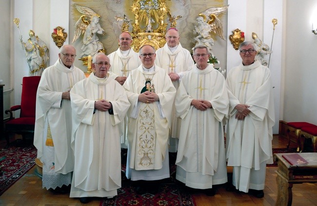 Jubilaci z biskupami.