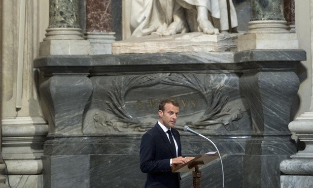Prezydent Francji honorowym kanonikiem bazyliki na Lateranie