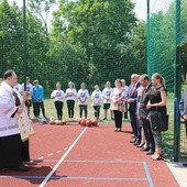 Poświęcenie boiska w ZSS nr 17 w Wapienicy