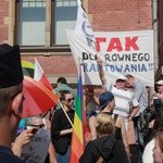 Protest przeciwko Modelowi na rzecz Równego Traktowania