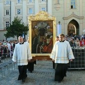 Procesja z obrazem Matki Bożej