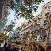 Casa Batlló, kamienica w Barcelonie zaprojektowana przez Gaudíego.