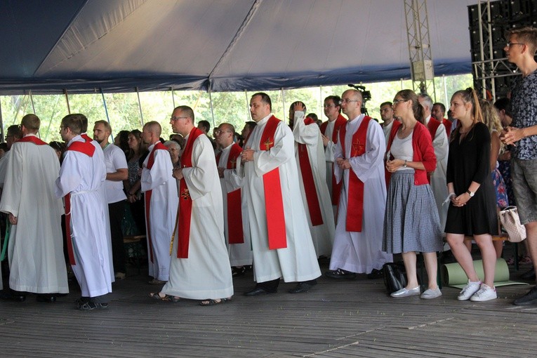 Bp Iwanecki na Festiwalu Życia