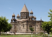 Armenia: Cenna relikwia nie została sprzedana