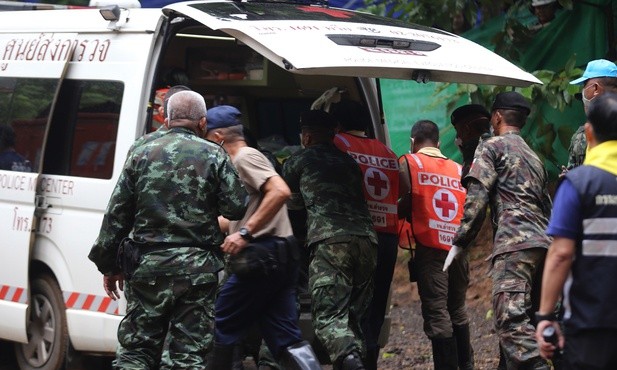 Z zalanej jaskini w Tajlandii uratowano wszystkich uwięzionych