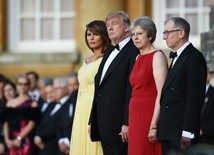 Trump skrytykował premier May
