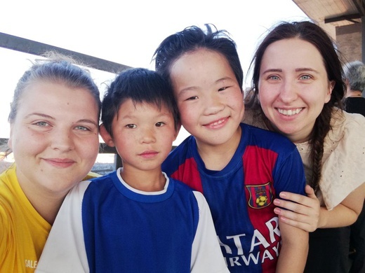 Uśmiechnięte dzieci to najpiękniejszy widok dla zapracowanych misjonarzy