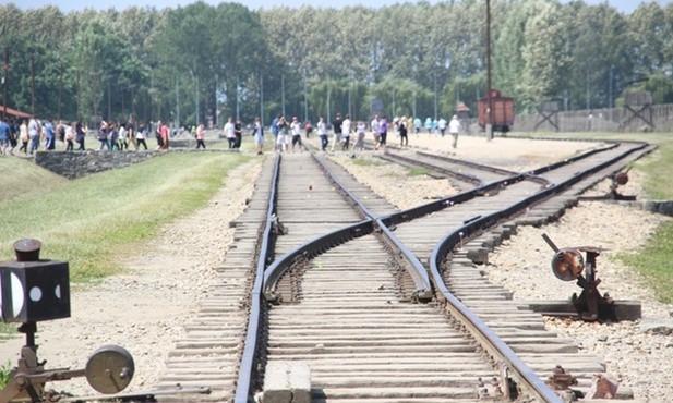 Rampa obozowa w byłym niemieckim nazistowskim obozie zagłady obozie zagłady KL Auschwitz-Birkenau
