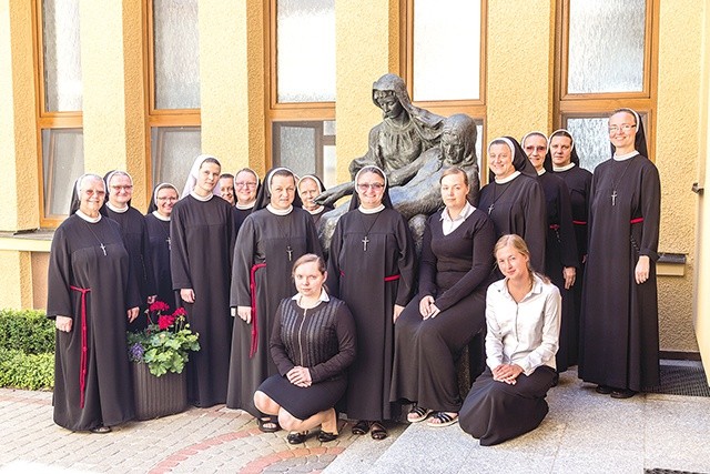 ▼	15 lipca zakonnice obchodziły jubileusz 100-lecia powstania zgromadzenia.