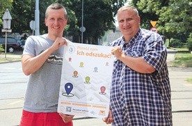 Paweł Jaskulski (po lewej) i Wojciech Bystry zachęcają do korzystania z nowej aplikacji „Arrels”.