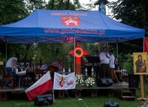 Koncert uwielbienia odbył się przy kościele św. Małgorzaty w Dębnie