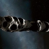 Oumuamua ma około 150 metrów długości i znajduje się ponad miliard kilometrów od nas. Prawdopodobieństwo, że – nawet w dalekiej przyszłości – znowu znajdzie się w Układzie Słonecznym, jest w zasadzie zerowe.
