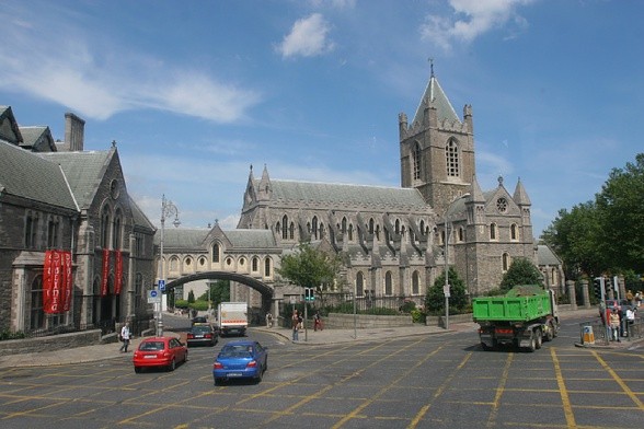Irlandia: poradnie katolickie pomogą także parom LGBT