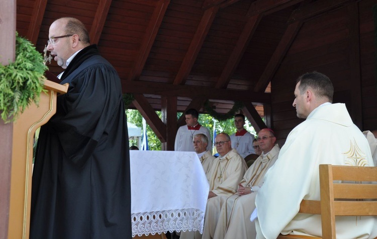 Prymas i biskupi w Oleśnie u św. Anny