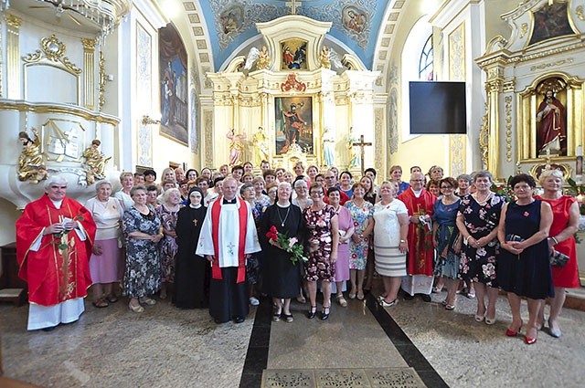 Na rocznicowe świętowanie przyjechali do Uszwi przedstawiciele grup WKC z diecezji.