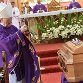 Liturgii pogrzebowej przewodniczył bp Ignacy Dec