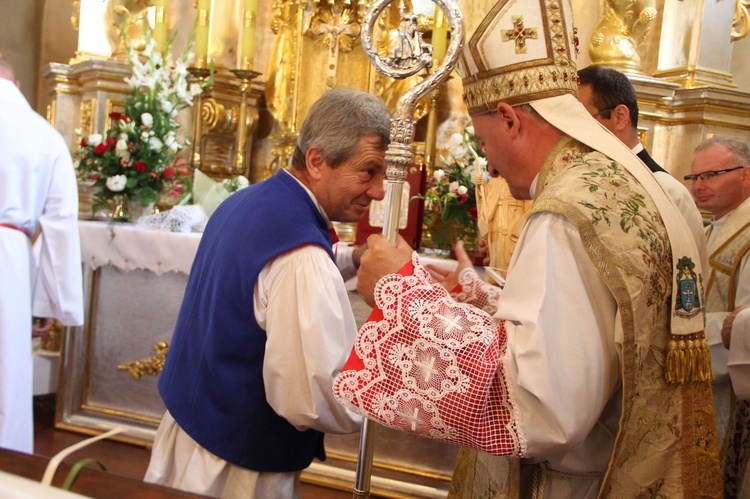 Biskup Andrzej Jeż w Siedliskach k. Bobowej