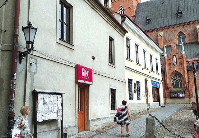Narożny budynek przy Katedralnej 1 jest od 23 lat siedzibą tarnowskiego oddziału GN.