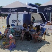 Przystań książki na plaży Śródmieście, w okolicy Muzeum Marynarki Wojennej w Gdyni