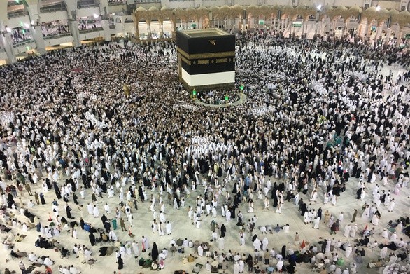 Ponad 2 mln muzułmanów na pielgrzymce w Mekce