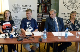 O obozie w Puszczy Kozienickiej mówili organizatorzy na konferencji prasowej w radomskiej siedzibie Instytutu Pamięci Narodowej