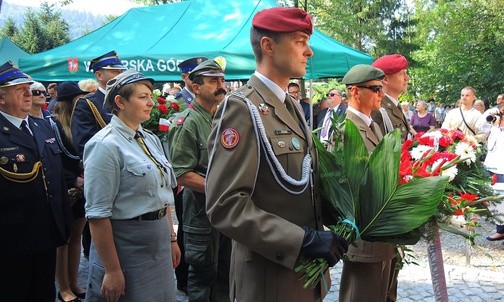 Mieszkańcy gminy Węgierska Górka i ich goście pamiętali o bohaterskich obrońcach swojej miejscowości z 1943 r.
