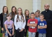 Ks. Sylwester Bernat przyjechał na spotkanie z dziećmi i młodzieżą z Żyrardowa