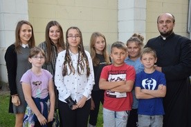 Ks. Sylwester Bernat przyjechał na spotkanie z dziećmi i młodzieżą z Żyrardowa