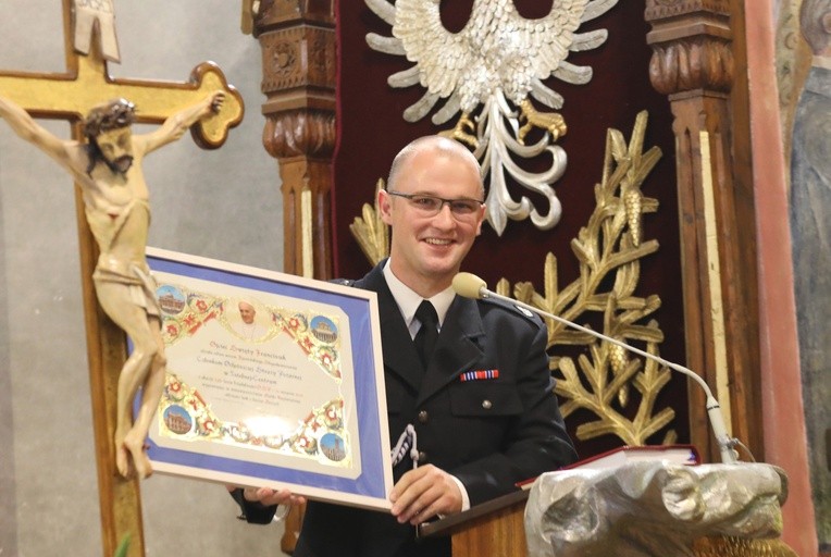 Błogosławieństwo od papieża Franciszka dla istebniańskich strażaków odebrał prezes Stanisław Kędzior