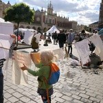 Piknik patriotyczny na Rynku Głównym w Krakowie