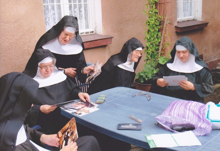 60 lat benedyktynek w Wołowie - niepublikowane archiwum