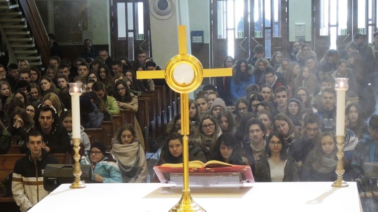 Młodzi diecezjanie bielsko-żywieccy bedą się modlić za rzymski Synod Biskupów, poruszający istotne dla nich sprawy