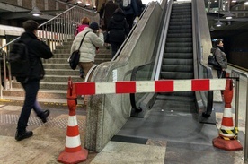Wypadek na schodach metra