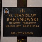 Poświęcenie parkingu i grobowca na cmentarzu w Jaktorowie