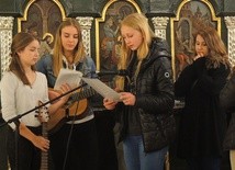 Młodzież z Zabłocia zatroszczyła się o oprawę liturgii