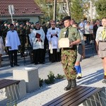 Uroczystość odsłonięcia pomnika niepodległości w Żmigrodzie