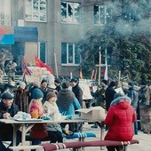 Akcja filmu rozgrywa się w Donieckiej Republice Ludowej.