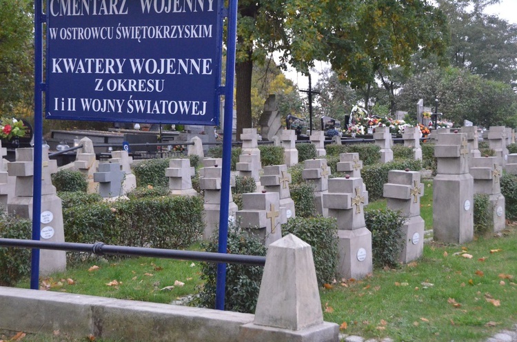 Cmentarz wojenny w Ostrowcu Świętokrzyskim 