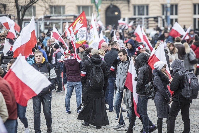 Gigantyczny marsz Warszawie