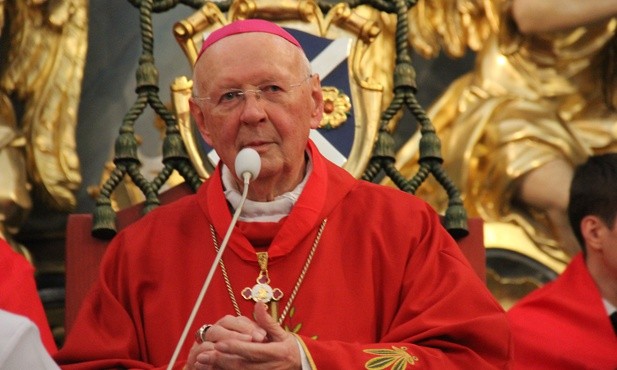 Arcybiskup senior dołączył do grona osób odznaczonych orderem św. Wiktorii