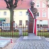 ▲	Monument stanął na chocianowskim rynku.