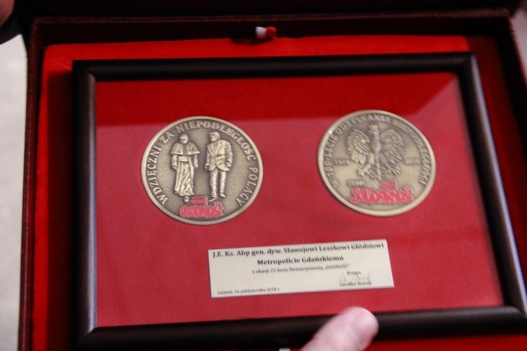 Wręczenie medali i odznaczeń z okazji 100. rocznicy odzyskania niepodległości