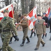 Uroczysty przemarsz spod zamku na plac Wolności