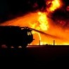  Strażacy opanowali pożar składowiska opon w Żorach