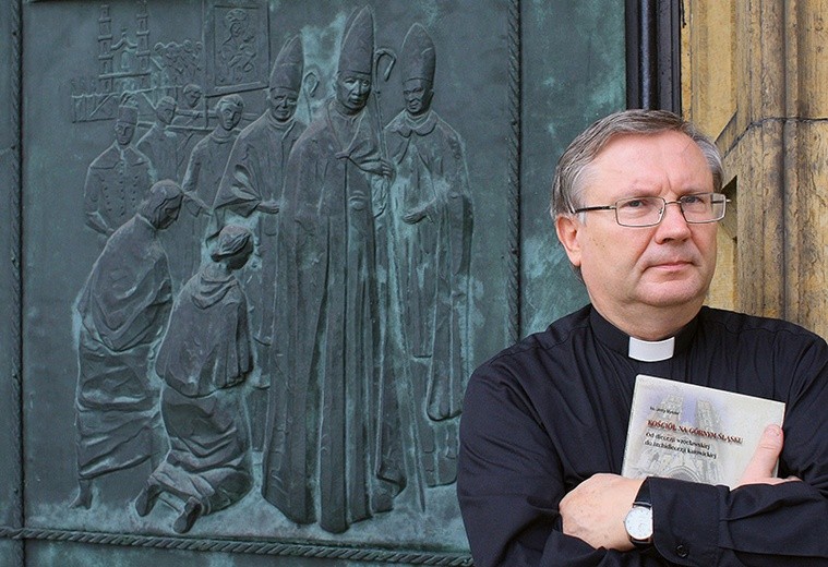Ks. prof. Jerzy Myszor zajmuje się m.in. historią Kościoła na Górnym Śląsku w XIX i XX wieku.