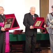 ▲	Abp Sławoj Leszek Głódź: – W roku stulecia niepodległości Polski warto odnotować, że całe ćwierćwiecze było okresem waszej działalności i za to dziękuję.