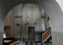 W Sadowie odkryto średniowieczne freski