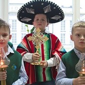 ▲	Święte szczątki młodego meksykańskiego męczennika tuż przed świętami Bożego Narodzenia odwiedziły Szkoły Katolickie w Płocku.